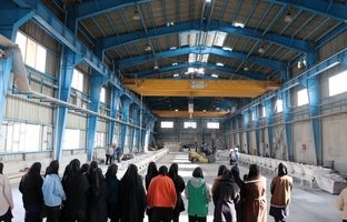 بازدید دانش‌آموزان مدارس پروین و سمیه شهرستان جاجرم از شرکت آلومینای ایران در قالب اردوی راهیان پیشرفت