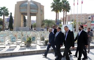 ادای احترام مدیرعامل بانک ملی ایران به مقام شامخ شهدای اصفهان