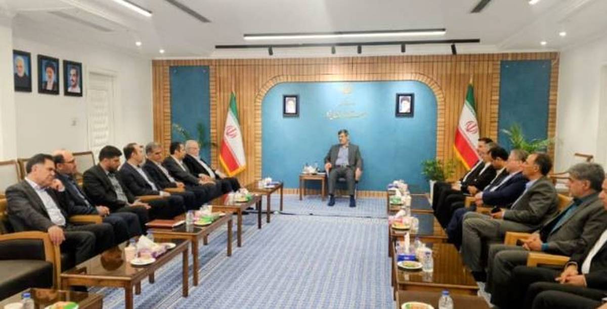 توسعه زیرساخت معادن یزد در شمار برنامه های ایمیدرو/ استاندار: احداث نیروگاه خورشیدی و تامین آب؛ پیش نیاز توسعه صنایع یزد