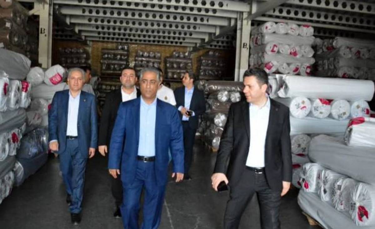 بازدید مدیرعامل بانک صنعت ومعدن از صنعت پیشران نساجی کشور؛ حمایت از شرکت دانش‌بنیان و صادرکننده برتر در حوزه تولید پارچه‌های رومبلی و پرده‌ای