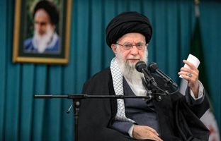 رهبر انقلاب : آمریکایی‌ها بدانند ملت ایران تسلیم‌شدنی نیست