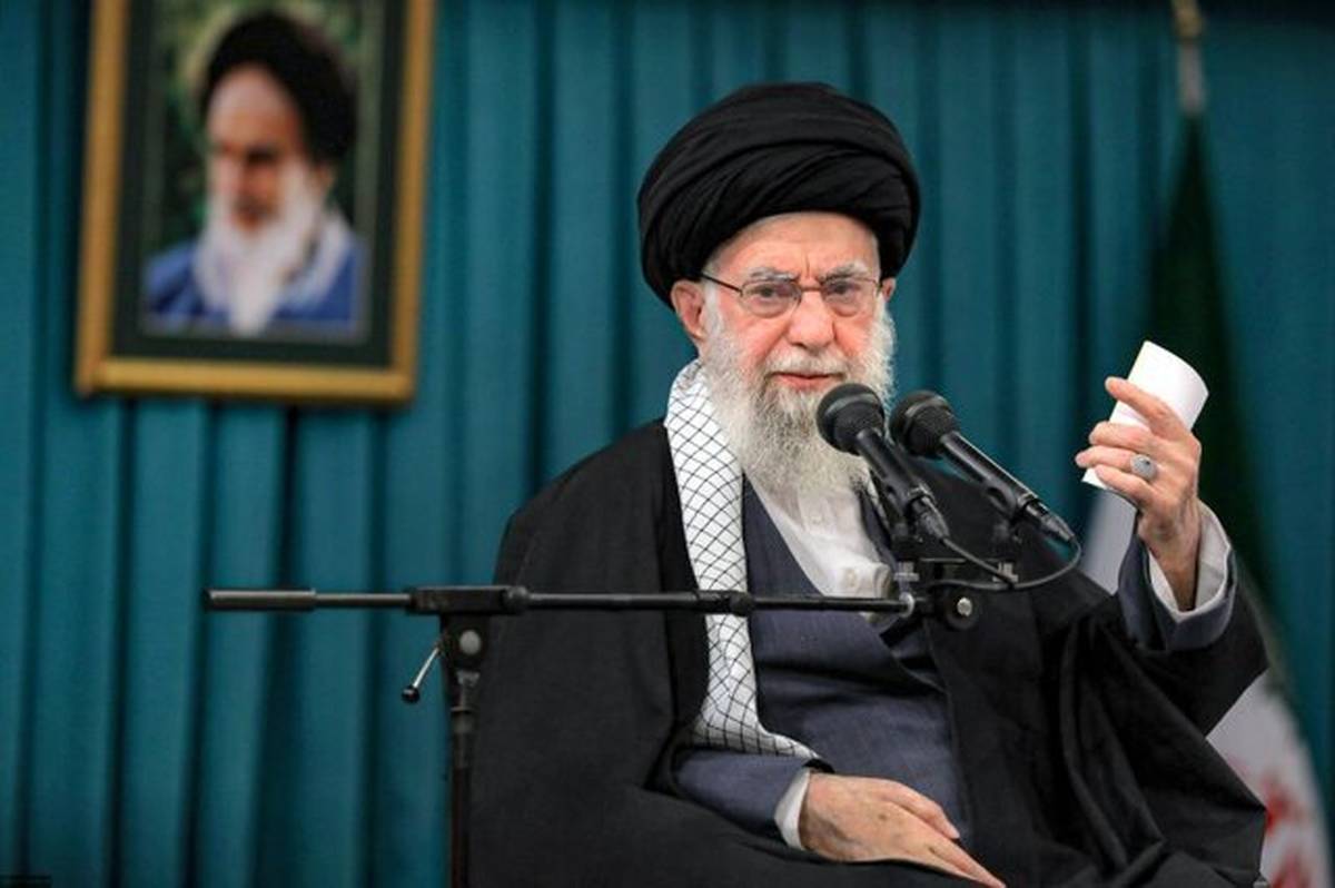 رهبر انقلاب : آمریکایی‌ها بدانند ملت ایران تسلیم‌شدنی نیست