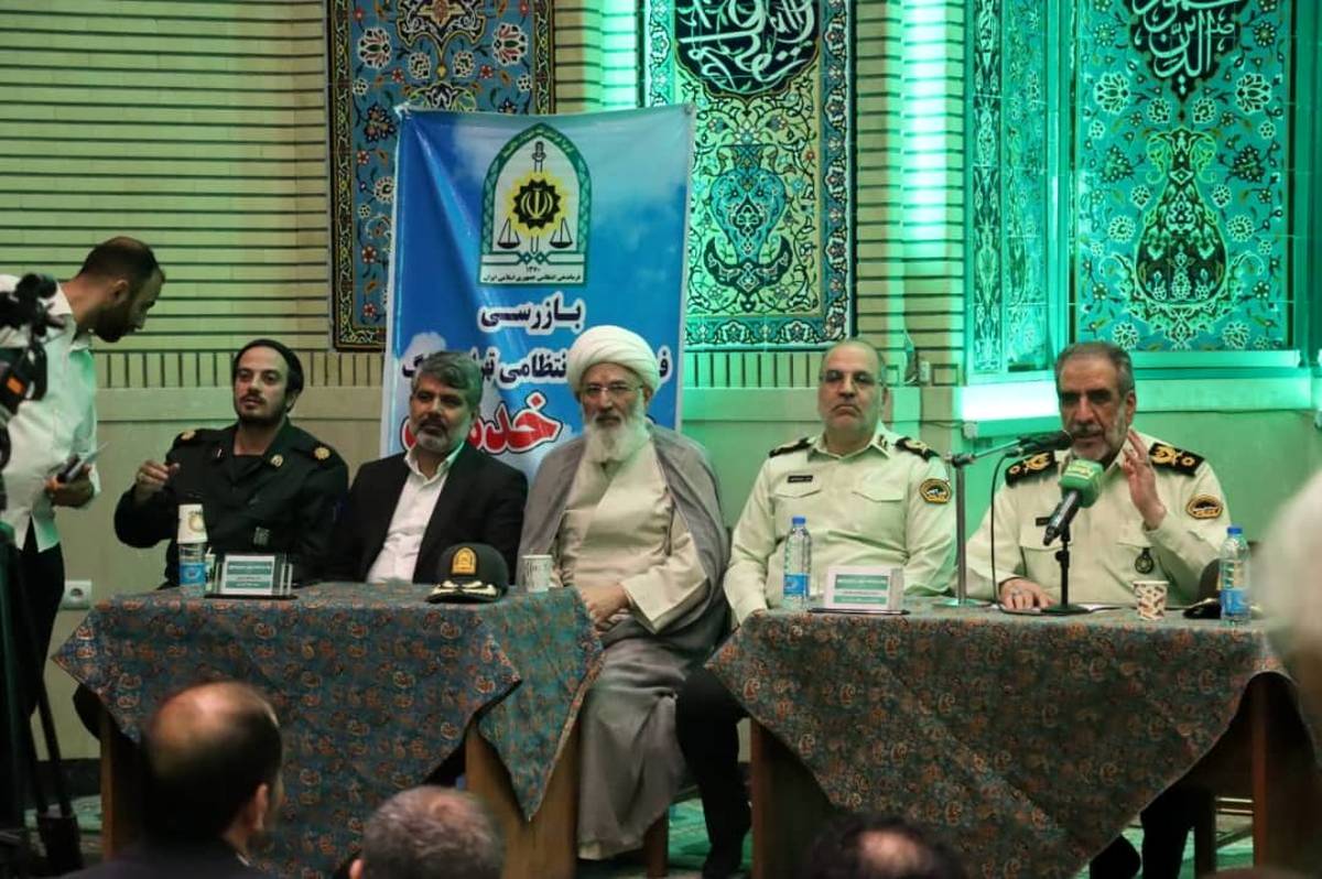 رسیدگی به بیش از ۱۱۰ پرونده شهری در میزخدمت مسجدمحور منطقه۴