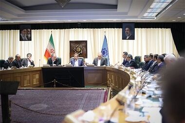 اولویت بانک مرکزی تأمین ارز نیازهای ضروری کشور است/ بانک مرکزی ارزی برای واردات خودرو تخصیص نداده است