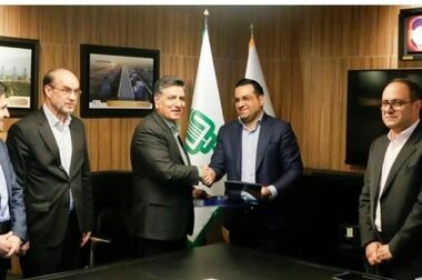 تجلیل از خادمان و پیشکسوتان هیئت‌های مذهبی یزد؛ تأکید بر نقش فرهنگ عاشورا در تحکیم هویت دینی و انسجام اجتماعی 
