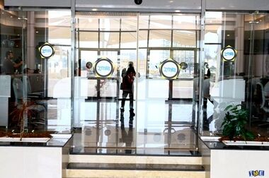 نقران به روی صحنه می رود