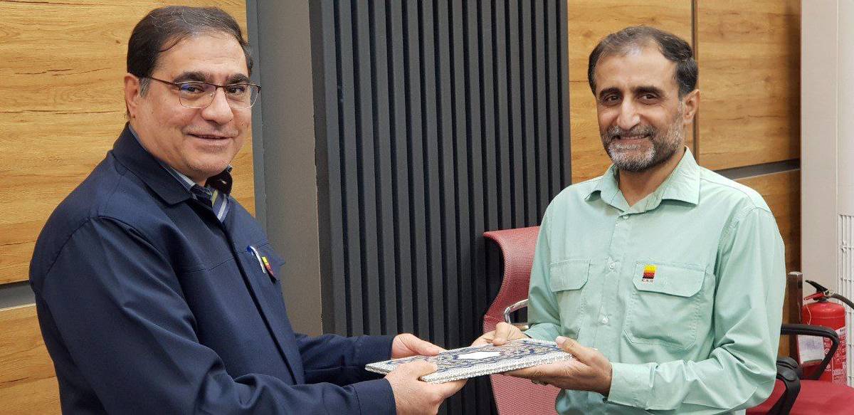  لوح تقدیر به عنوان بخش برتر HSE در سه ماهه نخست سال ۱۴۰۳ به مدیر بخش نگهداری و تعمیرات اهدا شد