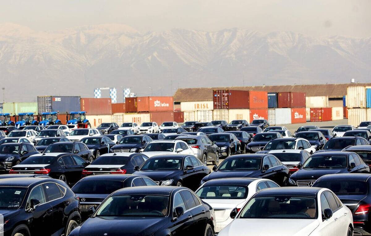 هفت ماه بلاتکلیفی در واردات خودرو؛ خریداران همچنان در انتظار