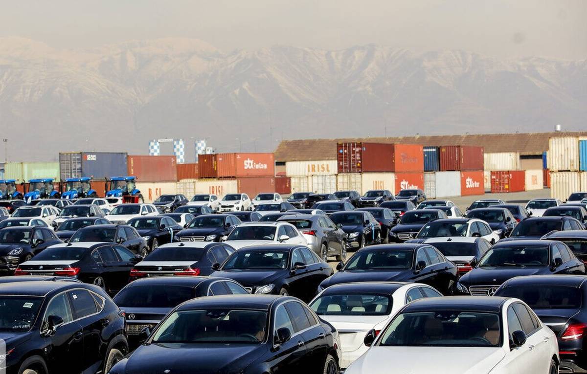 هفت ماه بلاتکلیفی در واردات خودرو؛ خریداران همچنان در انتظار