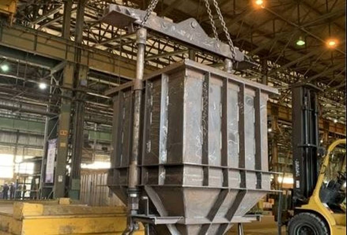 ساخت مکانیسم شارژ هوپر گلوله آسیاب واحد گندله‌سازی در کارگاه اسکلت فلزی فولاد مبارکه