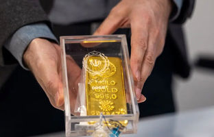 عرضه نخستین شمش طلای سرمایه‌گذاران خارجی در مرکز مبادله ایران/ بزودی 700 کیلوگرم شمش جدید عرضه می شود