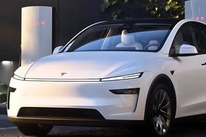 ایلان ماسک: خودروی تسلا خودش از کارخانه به خانه مشتری رفت