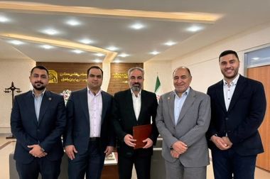 نشست هم‌اندیشی شرکت فولاد آلیاژی  با مرکز فنی‌وحرفه‌ای بافق  برای توانمندسازی نیروی انسانی