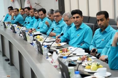 حاتمی مدیر برجسته صنعت فولاد کشور در سال ۱۴۰۴ در بخش دولتی و عمومی شد