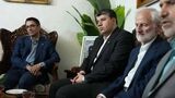 دیدار افشین خانی با خانواده اولین شهید بانک صادرات ایران/ تاکید بر الگوبرداری از سیره شهدا در خدمت‌رسانی به مردم
