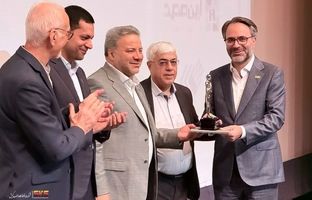 حاتمی مدیر برجسته صنعت فولاد کشور در سال ۱۴۰۴ در بخش دولتی و عمومی شد