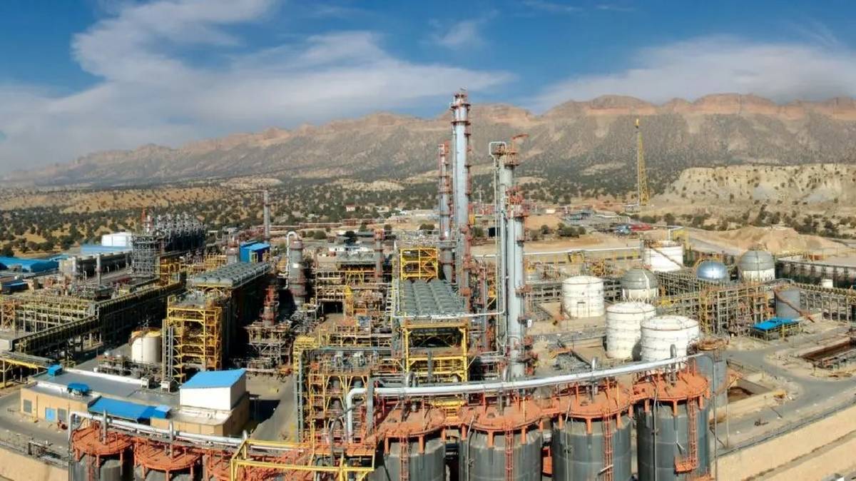  ۶۵ درصد درآمد هدفمندی از پتروشیمی است/ کاهش ۱.۷ میلیارد متر مکعبی مصرف گاز؛ طی ۴ سال