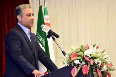 تجدید میثاق مدیرعامل و دیگر کارکنان بانک صنعت و معدن با آرمان های بنیانگذار انقلاب اسلامی حضرت امام خمینی(ره)