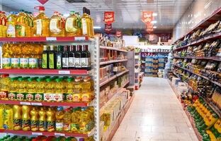 توزیع کالا‌های اساسی به طور مستمر در بازار/نیازی به خرید هیجانی مواد غذایی نیست