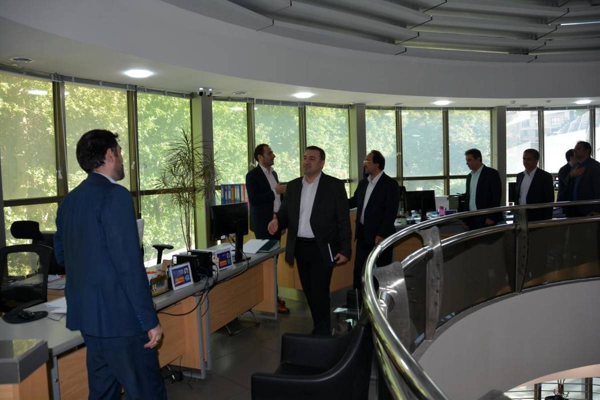 با حضور عضو هیات مدیره و معاون راهبری شعب و سرپرست معاونت اعتباری و بانکداری شرکتی؛