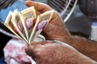 کارگران حداقل بگیر در گرداب افزایش حقوق ۳۰ درصدی برای دولتی‌های کف بگیر؟