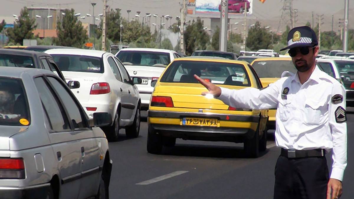۴۰ هزار خودرو متخلف توقیف ساعتی شدند/ اعمال قانون حدود ۱۹۰۰ فقره خودرو‌های دودزا
