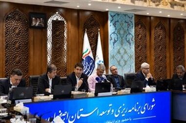 قنوات؛ نخستین شهر تمام‌فیبر نوری ایران؛ رونمایی از ۴۷ پروژه میلیاردی مخابرات در استان قم