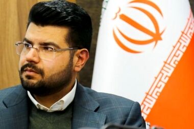 دریافت تندیس و لوح افتخار  شرکت برتر در پدافند غیرعامل منطقه پارس جنوبی 