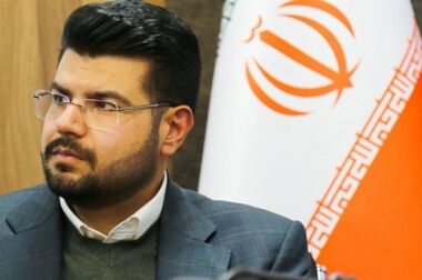 دریافت تندیس و لوح افتخار  شرکت برتر در پدافند غیرعامل منطقه پارس جنوبی 