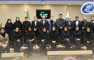 تقدیر از نمایندگان برتر جشنواره فروش بیمه معلم