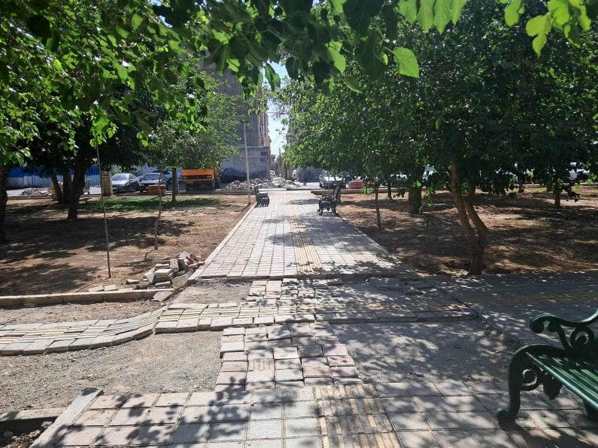  آغاز عملیات بهسازی کفپوش بوستان مرجان در منطقه ۱۹ تهران
