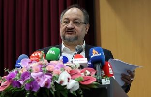 رسالت هلدینگ خلیج‌فارس، خلق آینده صنعت پتروشیمی ایران است / قاچاق مواد پلیمری چالش جدی صنعت پتروشیمی کشور/ باید به سمت طراحی نسل آینده مواد پلیمری دوستدار محیط‌زیست برویم