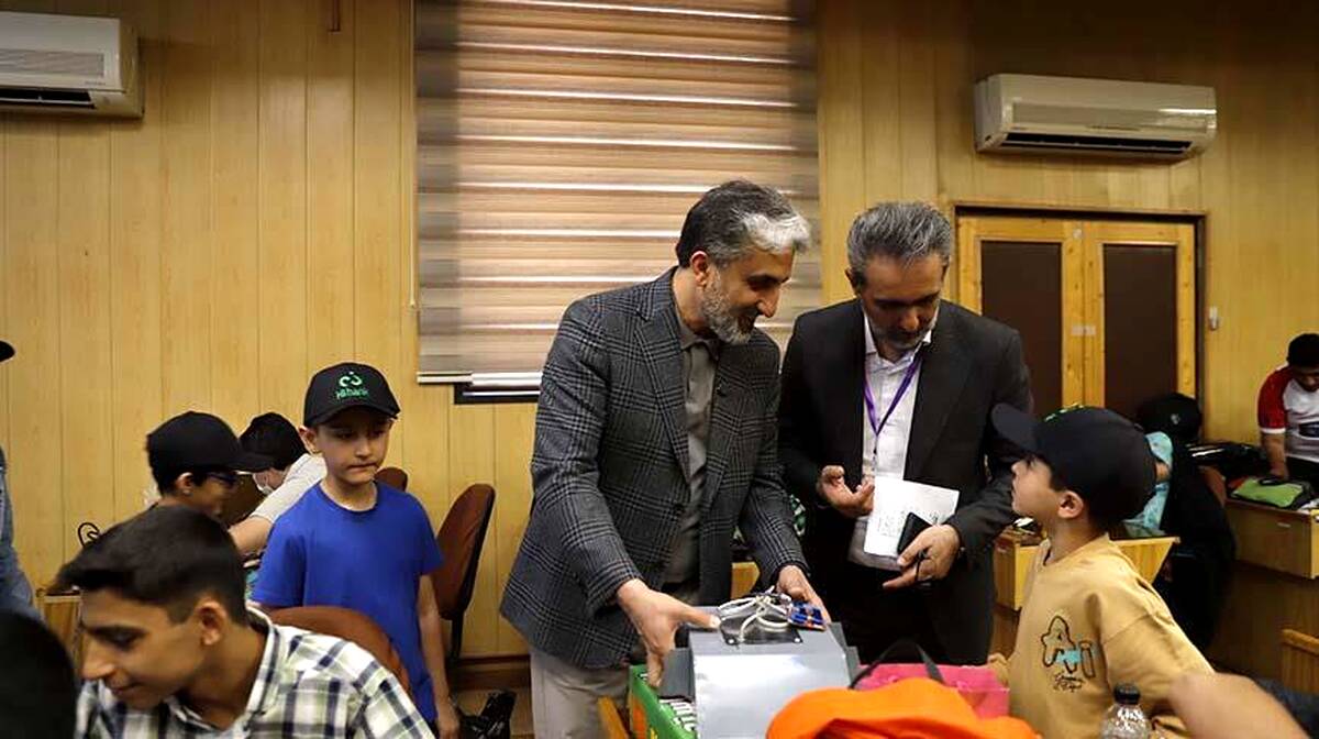  حمایت بانک کارآفرین از کید کد ۲۰۲۵؛ رقابت فناورانه دانش‌آموزی کشور