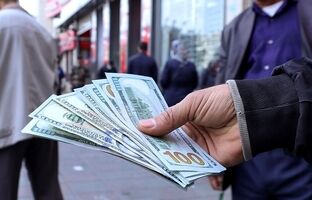 دلار فرو ریخت/ ریزش لحظه‌ای ادامه دارد
