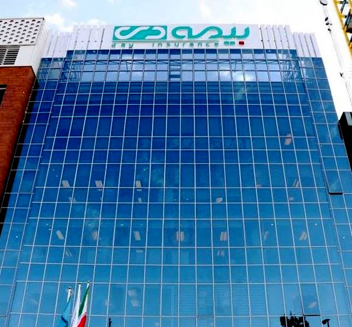 رضایتمندی هدیه فناورانه بیمه دی به مشتریان 