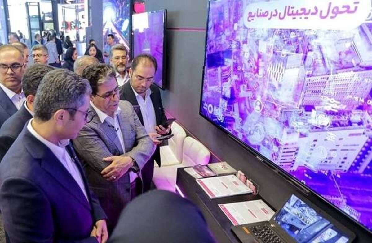 بازدید مدیرعامل شستا از غرفه رایتل در دومین روز الکامپ ۲۹