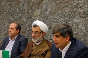 حکمرانان به صنعت فولاد توجه و قیمت انرژی این صنعت را کاهش دهند