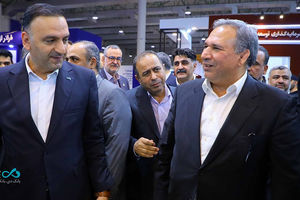 بازدید مقامات اقتصادی از غرفه بانک دی در نمایشگاه Kish Invex 2025