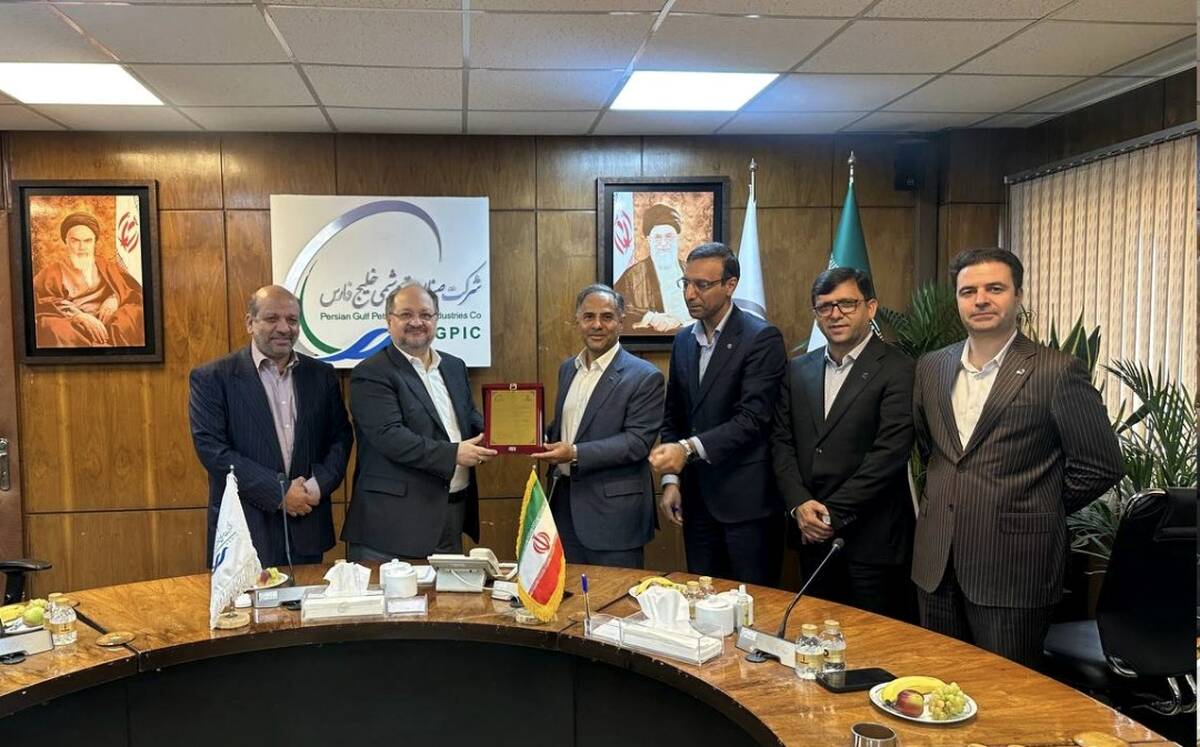 تبریک مدیرعامل بانک تجارت به هلدینگ خلیج‌فارس در پی کسب رتبه ۱۲ رده‌بندی جهانی ICIS