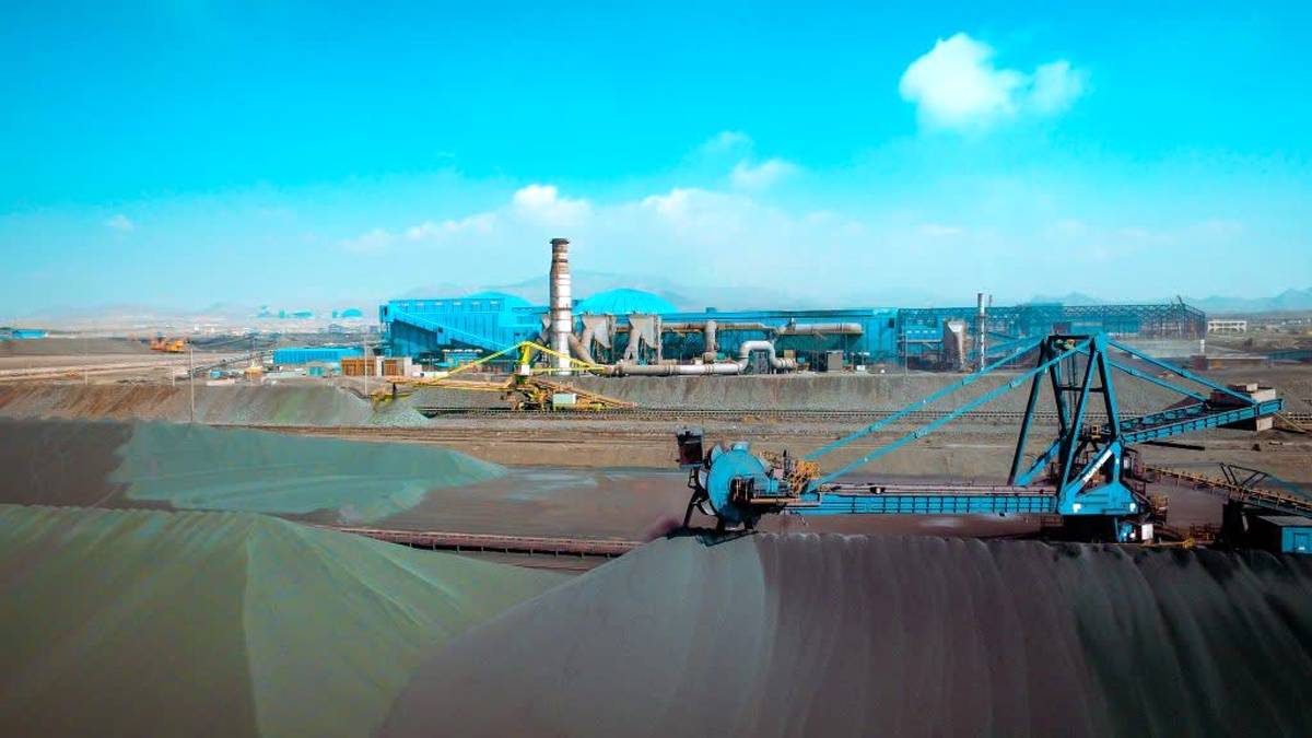 آثار و پیامدهای استقرار نظام ارز تک‌نرخی بر رقابت‌پذیری و عملکرد زنجیره فولاد