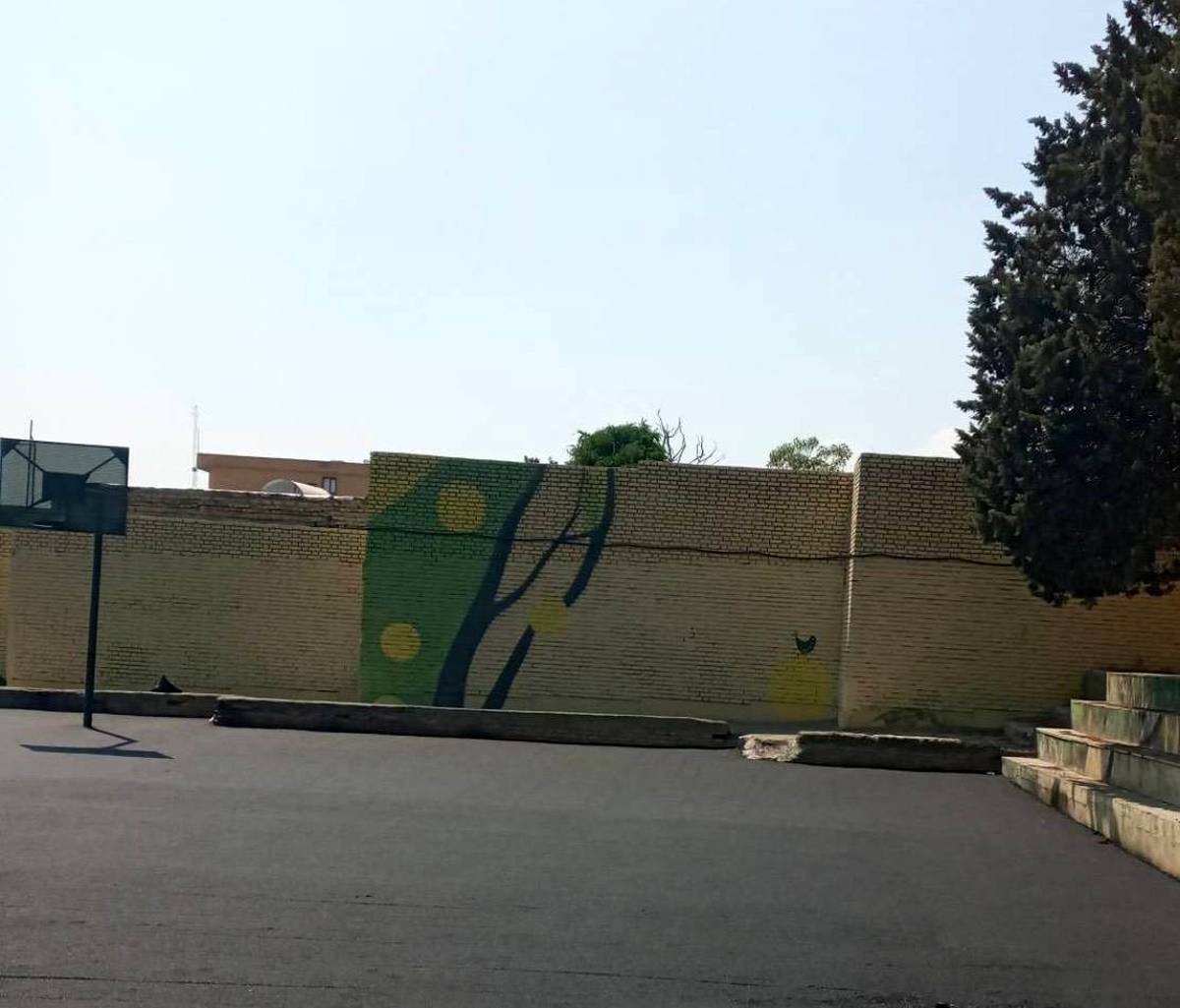 با پخش ۶۰ تن آسفالت ۵۰۰مترمربع از حیاط مدرسه کنی آسفالت شد