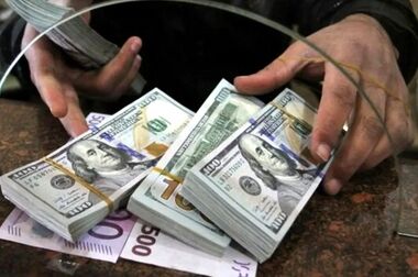بازار ارز توافقی به زبان ساده؛ آیا تجارت رسمی میدان‌داری می‌کند؟