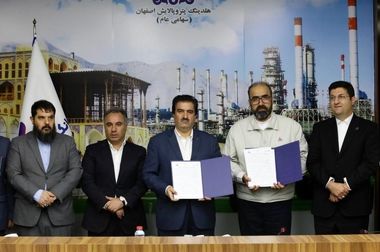 بانک رفاه کارگران به رانندگان تاکسی کارت رفاهی اعطا می‌کند