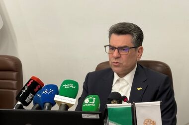 درج اوراق گواهی اعتبار مولد (گام) بانک ملت در بورس تهران