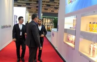 بازدید مدیرعامل پاکسان از غرفه این شرکت در نمایشگاه مواد شوینده، آرایشی و بهداشتی