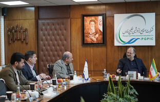 رضایتمندی خانواده ایثارگران از مهم‌ترین اهداف دولت و نظام است/ همکاری‌های هلدینگ خلیج فارس و بانک دی افزایش می‌یابد