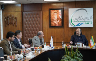 رضایتمندی خانواده ایثارگران از مهم‌ترین اهداف دولت و نظام است/ همکاری‌های هلدینگ خلیج فارس و بانک دی افزایش می‌یابد