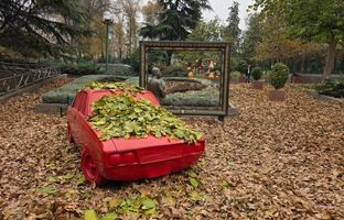 اجرای گذر پاییزی در بوستان های بزرگ منطقه یک با فرش برگ‌ها