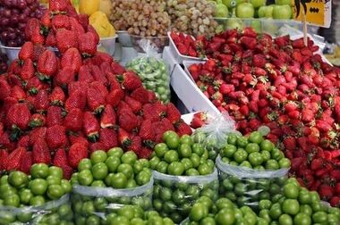 گوشت تولید داخل 30 درصد ارزان‌تر از سطح شهر در غرف بازارها و میادین میوه و تره‌بار