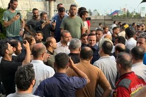  بازدید میدانی دبیر شورای‌عالی مناطق آزاد از محل آتش‌سوزی در منطقه آزاد انزلی